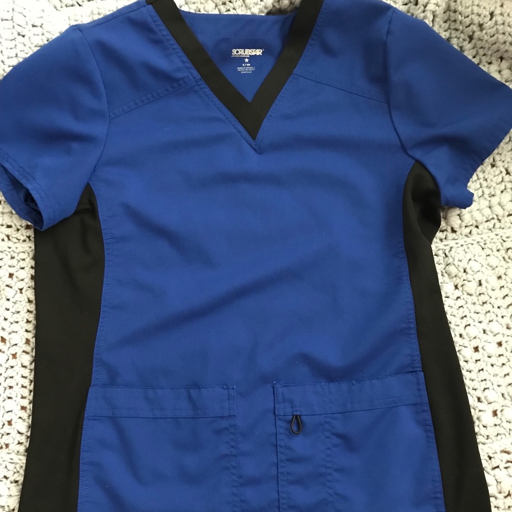 Scrub top